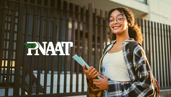 Estudante aprendendo tecnologia com logo PNAAT